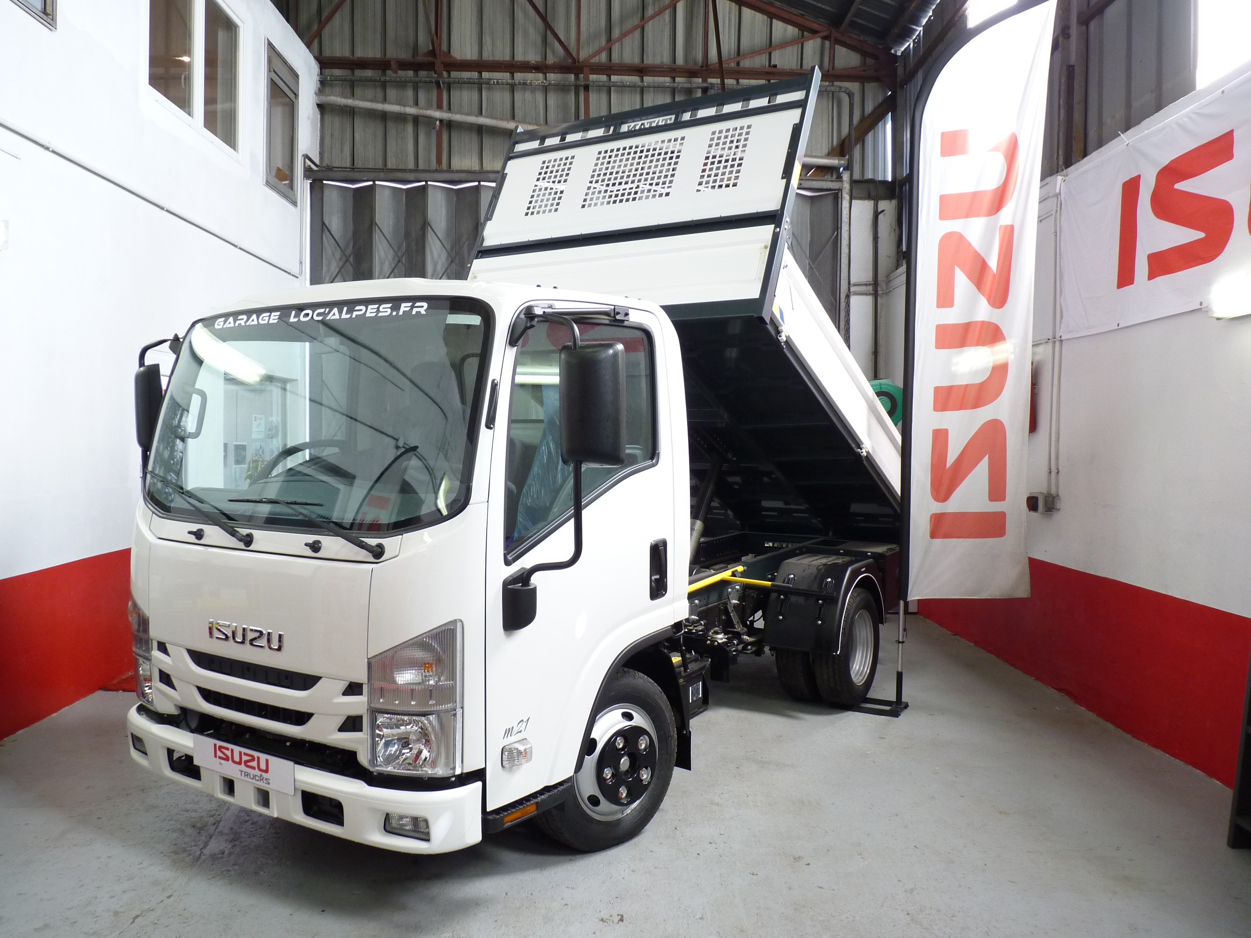 ISUZU M21