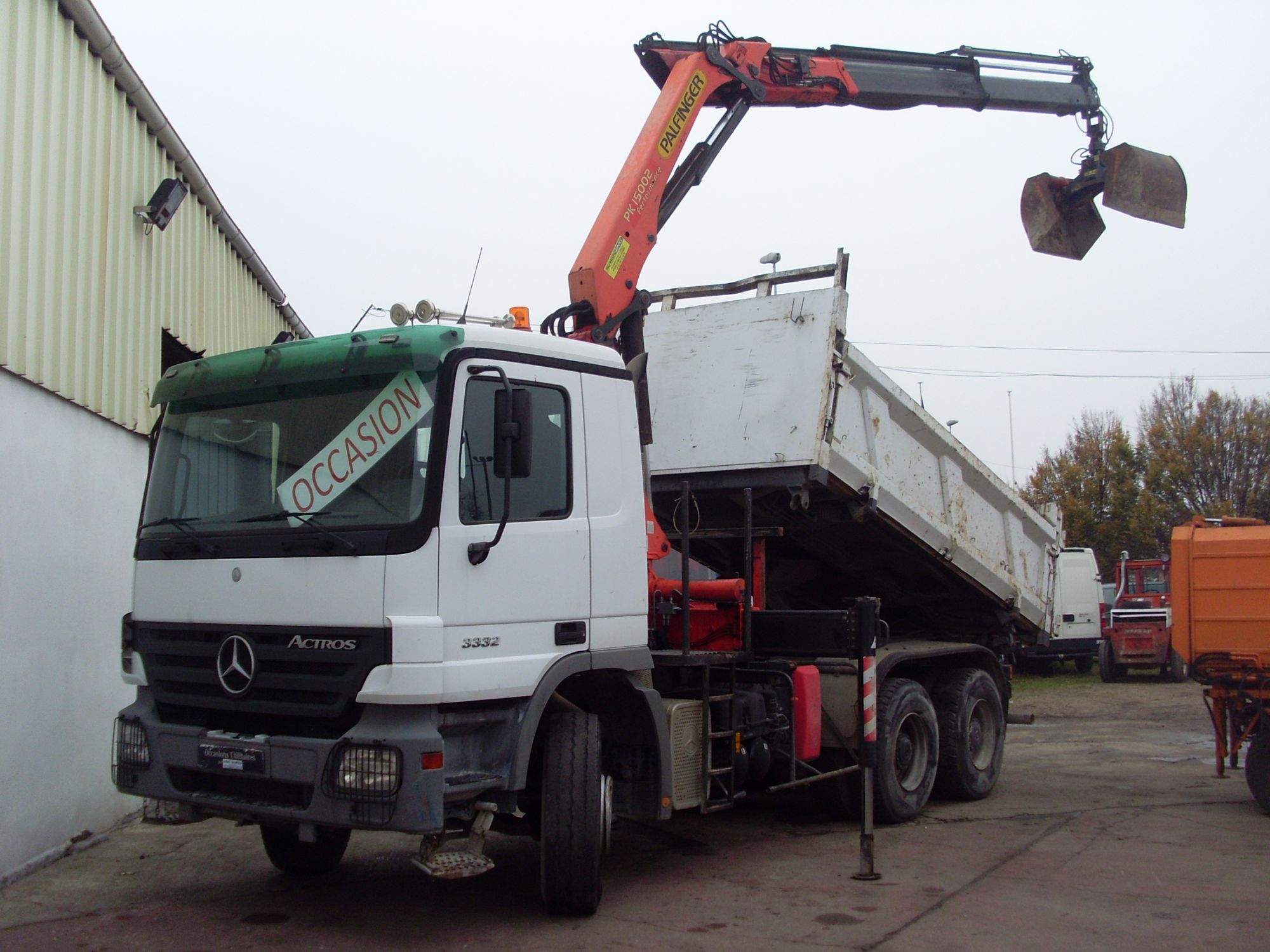 Actros 3332 kn 6x4 26 t