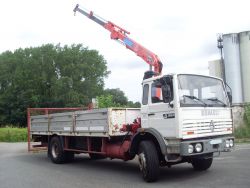 RENAULT G 230 TI 19 T PLATEAU RIDELLES  + GRUE FASSI