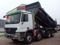 ACTROS 4141 8x4 benne ronde enrochement BOITE AUTO EPS 3 PEDALES