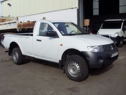 MISTUBISHI L 200 PICK UP 4 X 4