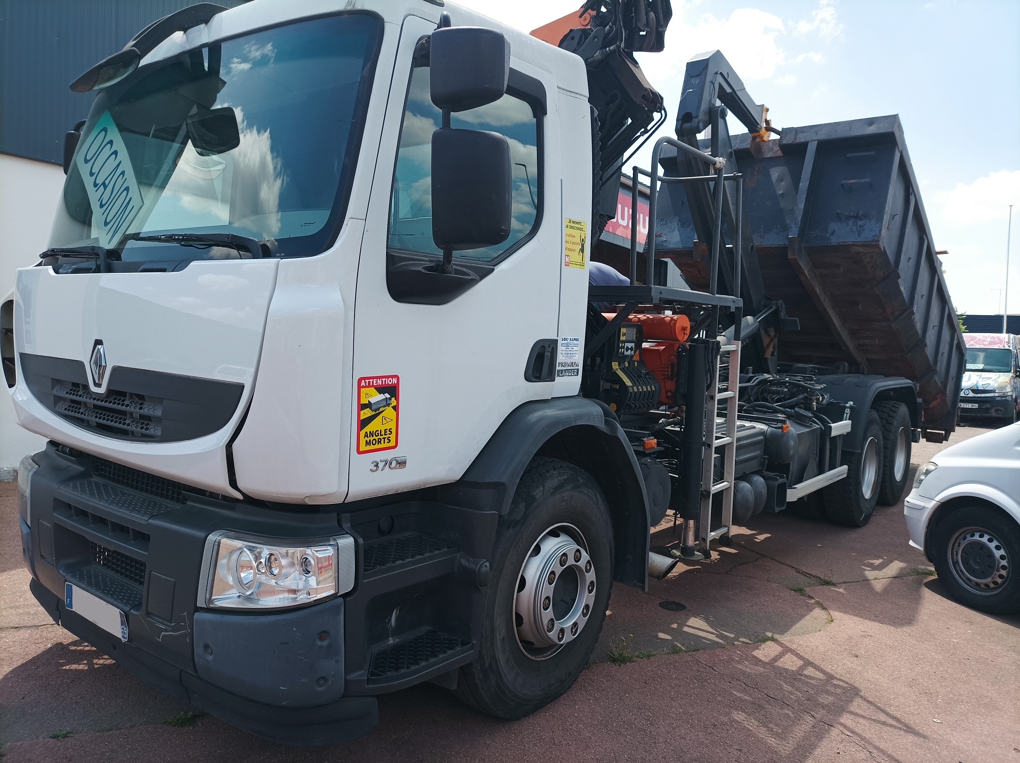 LANDER 370 DXI 6X2