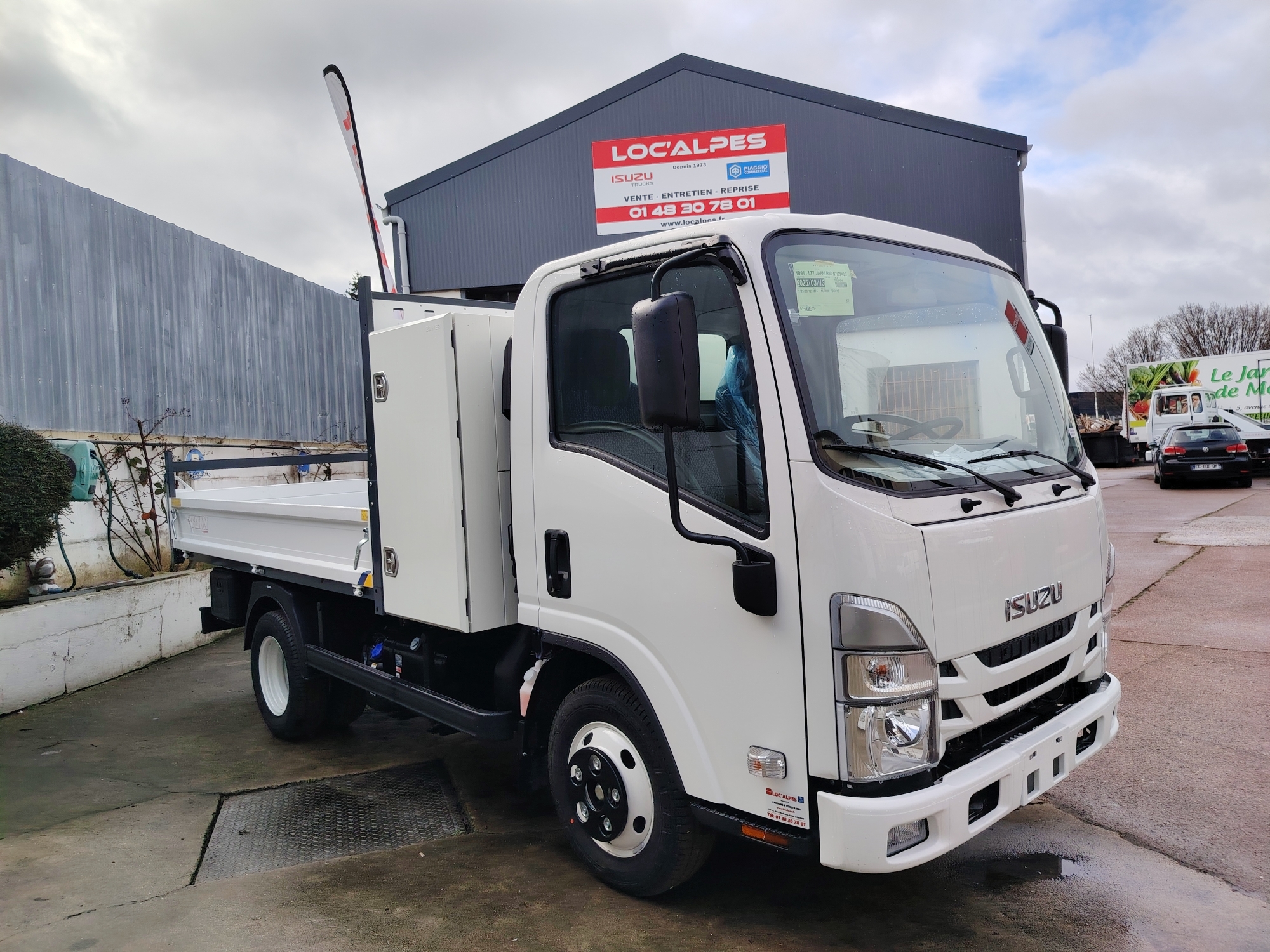 Isuzu trucks serie N M27 3.0l 150 Benne coffre paysagiste maconnerie btp